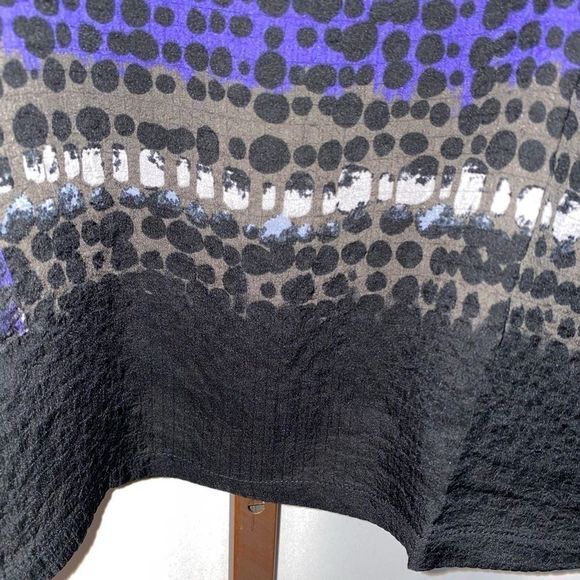 NWT Line and Dot short sleeve multicolor top - Picture 4 of 10